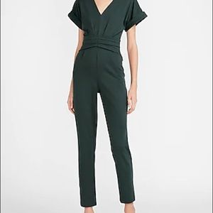 Express
Seamed Waist V-Neck Jumpsuit
Size: S